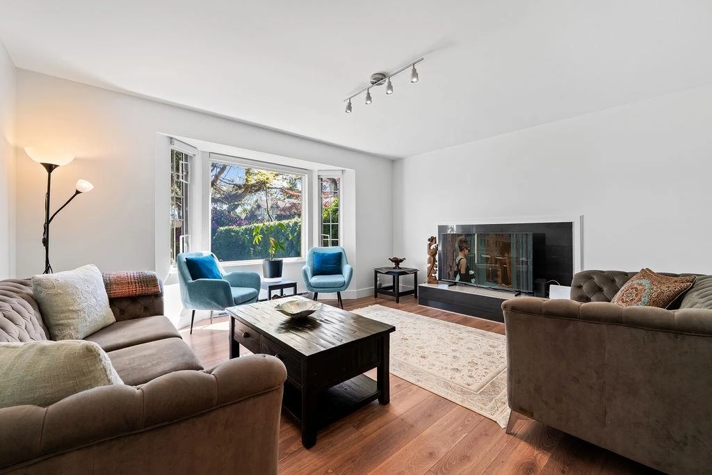 Family Room Photo of 1440 Hope Road, North Vancouver, BC