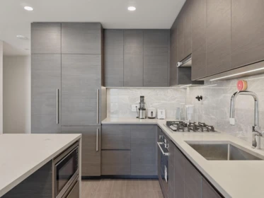 2707 2108 Gilmore Avenue, Burnaby, BC, Burnaby — Apartment/Condo for sale