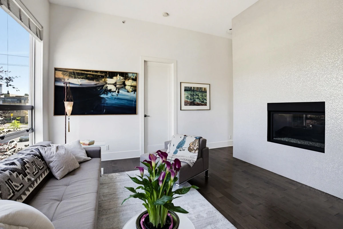 Dining Area Photo of 304 2108 W 12th Avenue, Vancouver, BC