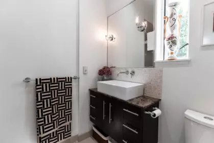 Guest Bathroom Photo of 304 2108 W 12th Avenue, Vancouver, BC