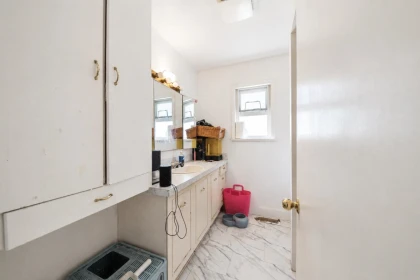 Primary Bathroom Photo of 2148 Central Avenue, Port Coquitlam, BC