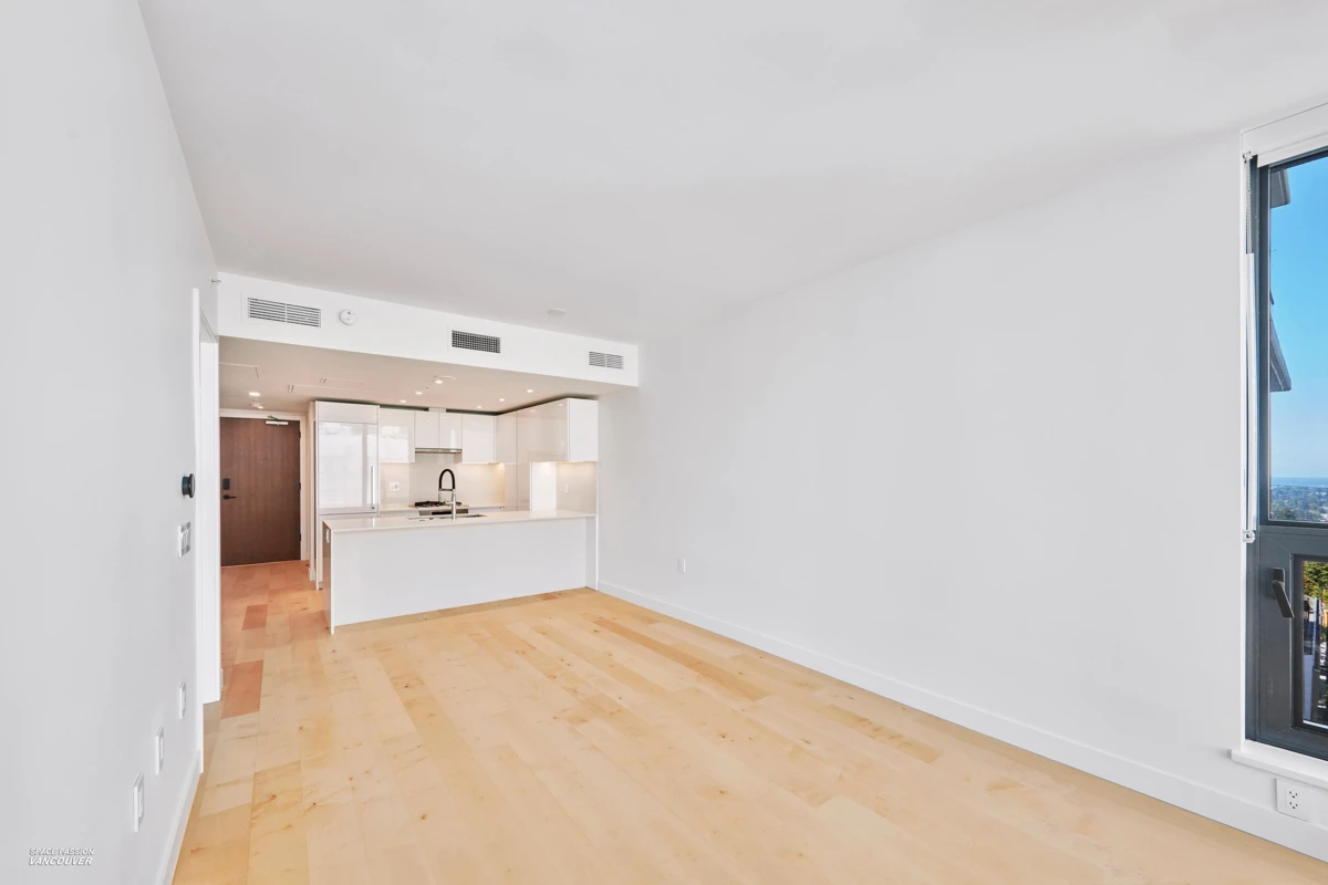 Dining Area Photo of 807 135 E 13th Street, Vancouver, BC