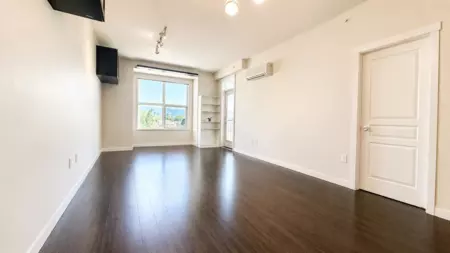 Walk-In Closet Photo of 459 9388 Mckim Way, Richmond, BC