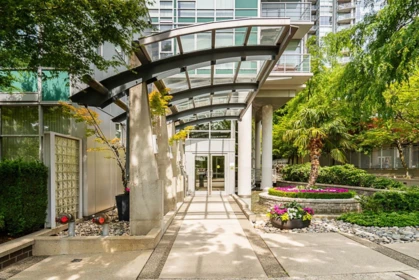 Front Yard Photo of 1502 1483 Homer Street, Vancouver, BC