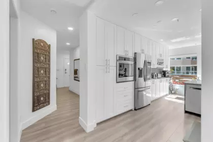 Mudroom Photo of 8 2425 Edgemont Boulevard, North Vancouver, BC