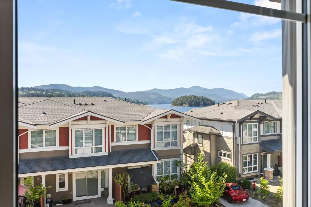 Family Room Photo of 5934 Oldmill Lane, Sechelt, BC