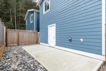 Garage Interior Photo of 23 750 Hot Springs Road, Harrison Hot Springs, BC