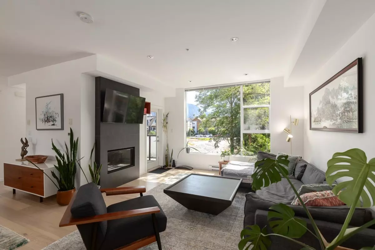 Family Room Photo of 3 38447 Buckley Avenue, Squamish, BC
