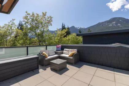 Front Yard Photo of 3 38447 Buckley Avenue, Squamish, BC
