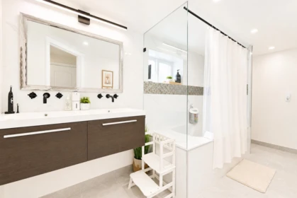 Guest Bathroom Photo of 13450 112A AVENUE, Surrey BC V3R 2G5