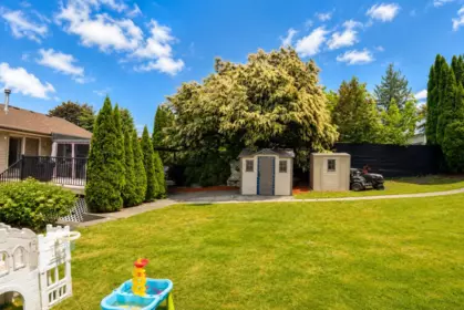 Mudroom Photo of 13450 112a Avenue, Surrey, BC