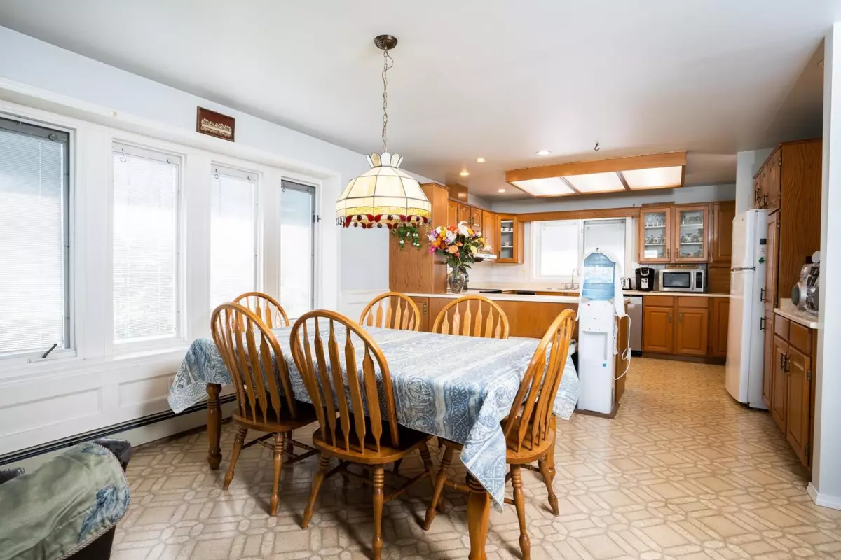 Dining Area Photo of 4835 59a Street, Delta, BC