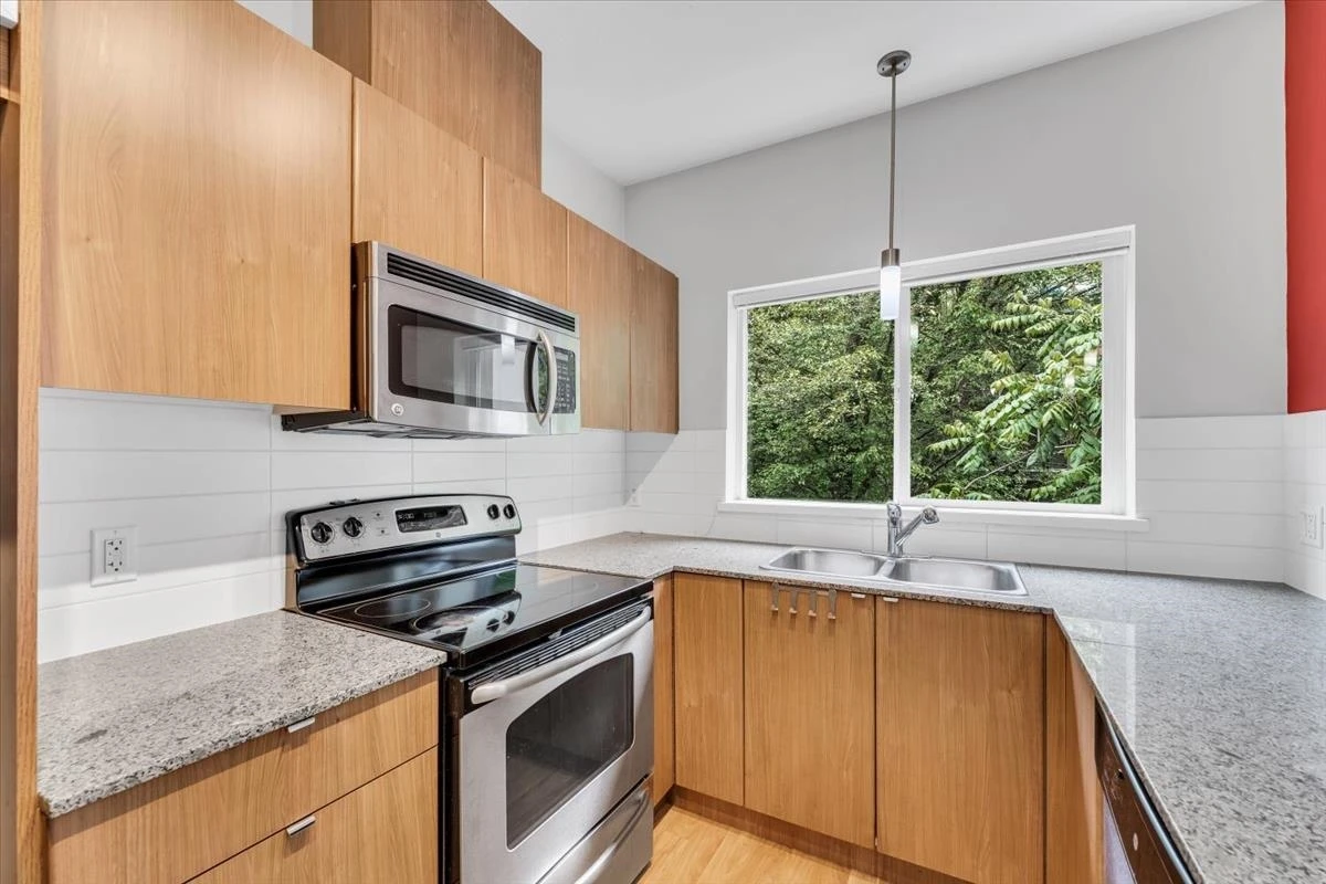 Dining Area Photo of 215 9655 King George Boulevard, Surrey, BC