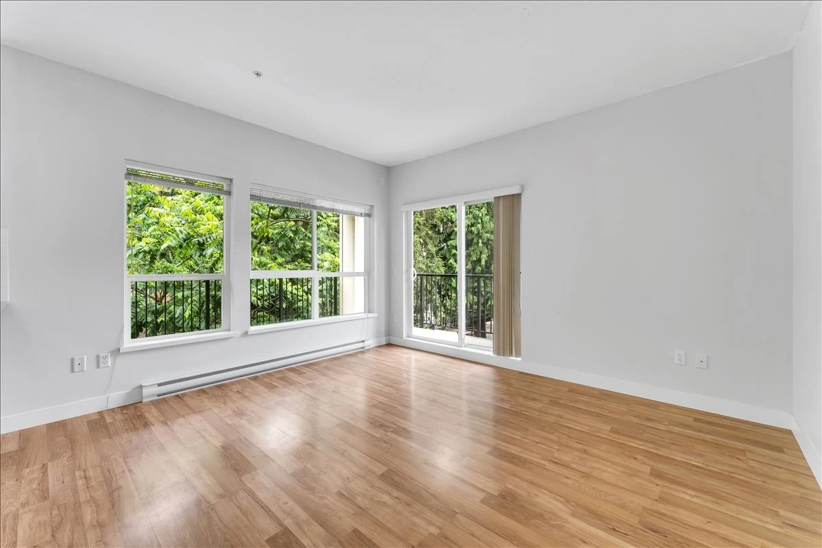 Family Room Photo of 215 9655 King George Boulevard, Surrey, BC