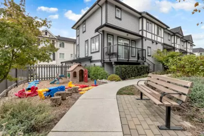 Garden / Landscaping Photo of 7 11272 240 Street, Maple Ridge, BC