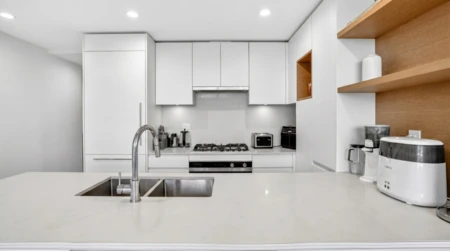 Kitchen Island Photo of 3408 2181 Madison Avenue, Burnaby, BC
