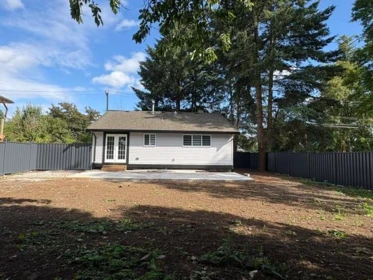 Garden / Landscaping Photo of 20309 Lorne Avenue, Maple Ridge, BC