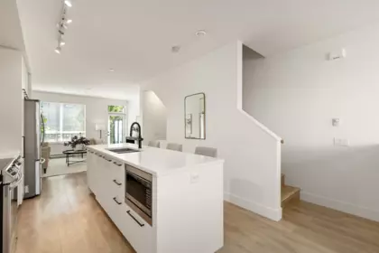 38001 Helm Way, Squamish, BC, Squamish — Townhouse for sale