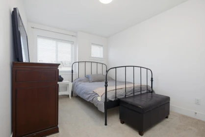 Basement Recreation Room Photo of 8640 Machell Street, Mission, BC