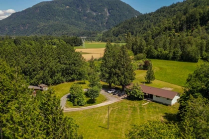 3510 Hot Springs Road, Agassiz, BC, Agassiz — Single Family Residence for sale