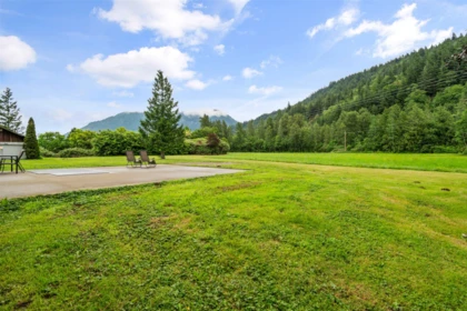 3510 Hot Springs Road, Agassiz, BC, Agassiz — Single Family Residence for sale
