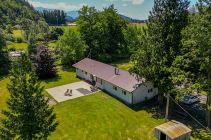3510 Hot Springs Road, Agassiz, BC, Agassiz — Single Family Residence for sale