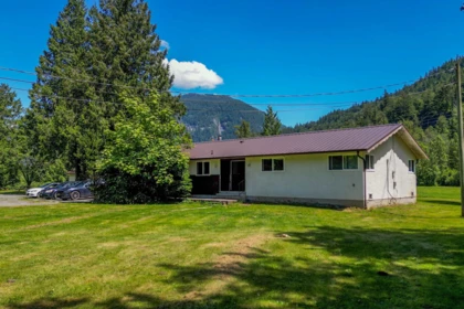 Outdoor Deck Photo of 3510 Hot Springs Road, Agassiz, BC
