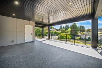 Hallway Photo of 1680B Mckenzie Road, Abbotsford, BC