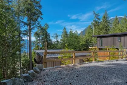 5792 Tillicum Bay Road, Sechelt, BC, Sechelt — Single Family Residence for sale