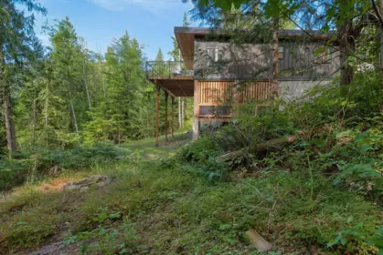 Staircase Photo of 5792 Tillicum Bay Road, Sechelt, BC