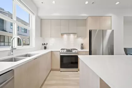 Kitchen Island Photo of 62 11556 72a Avenue, Delta, BC