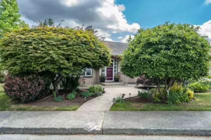 Hot Tub / Spa Photo of 324 Churchill Avenue, New Westminster, BC