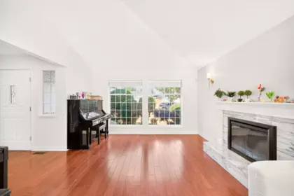 Kitchen Island Photo of 8960 157 Street, Surrey, BC