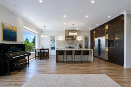 Basement Recreation Room Photo of 6860 Hycrest Drive, Burnaby, BC