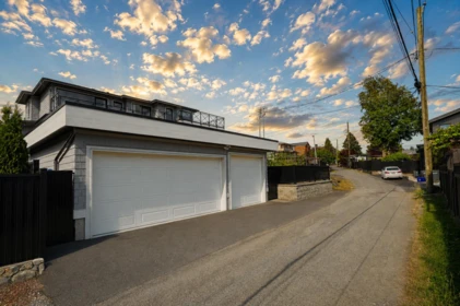 Fitness Center Photo Near 6860 Hycrest Drive, Burnaby, BC