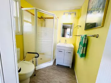 Guest Bathroom Photo of 237 27111 Avenue, Langley, BC