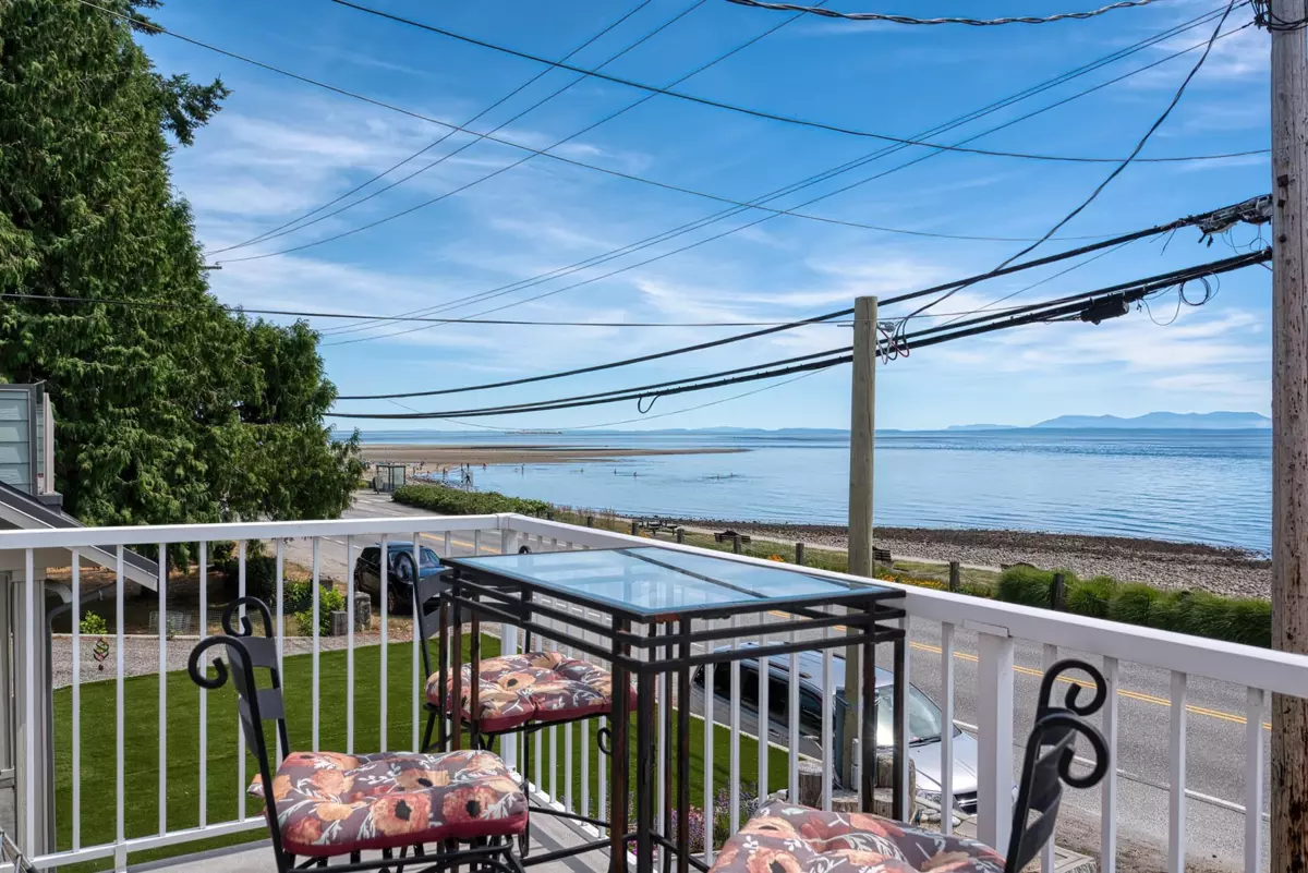 Family Room Photo of 4664 Sunshine Coast Highway, Sechelt, BC