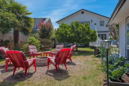 Garden / Landscaping Photo of 4664 Sunshine Coast Highway, Sechelt, BC