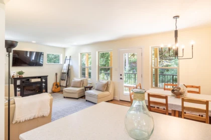 Breakfast Nook Photo of 5823 Leaning Tree Road, Halfmoon Bay, BC