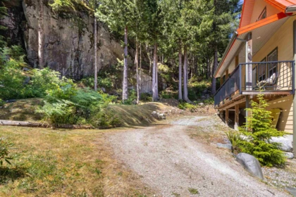 Community Amenities Photo (Clubhouse) of 5823 Leaning Tree Road, Halfmoon Bay, BC