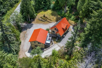 5823 Leaning Tree Road, Halfmoon Bay, BC, Halfmoon Bay — Single Family Residence for sale