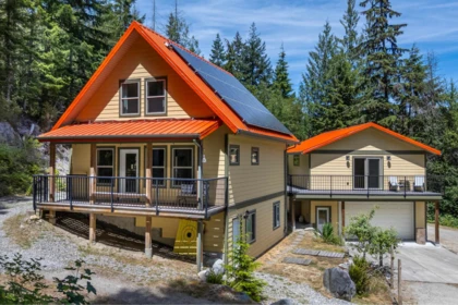 5823 Leaning Tree Road, Halfmoon Bay, BC, Halfmoon Bay — Single Family Residence for sale