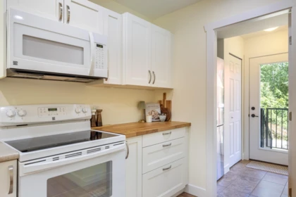Pantry Photo of 5823 Leaning Tree Road, Halfmoon Bay, BC