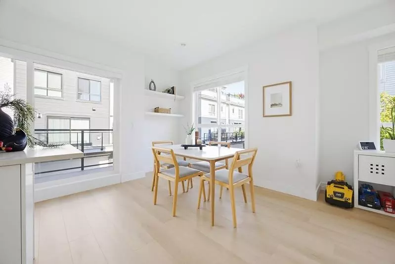 Dining Area Photo of 190 2277 Oak Meadows Drive, Surrey, BC