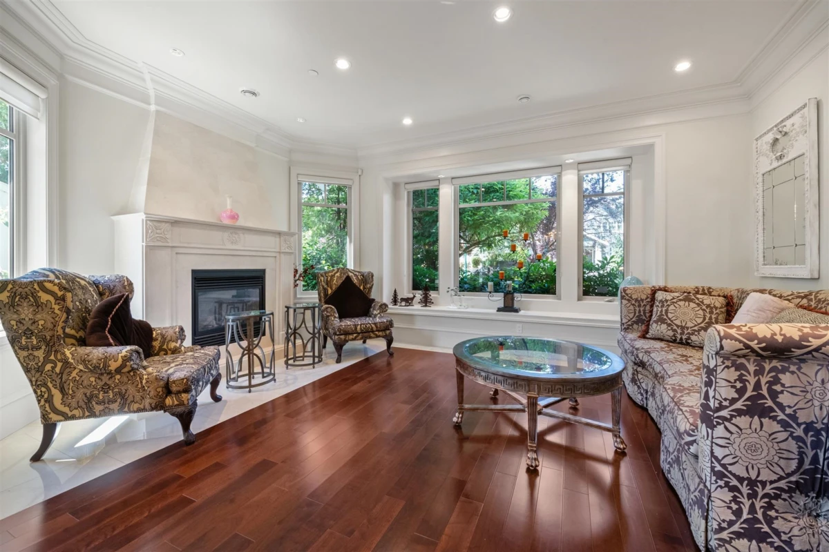 Living Room Photo of 1268 W 40th Avenue, Vancouver, BC