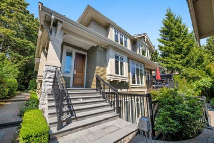 Swimming Pool Photo of 1268 W 40th Avenue, Vancouver, BC