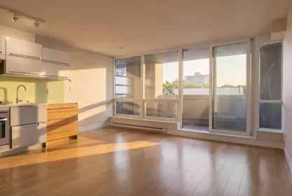 Kitchen Island Photo of 410 718 Main Street, Vancouver, BC