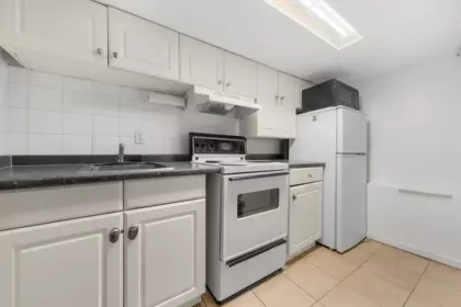 Hot Tub / Spa Photo of 339 E 41st Avenue, Vancouver, BC