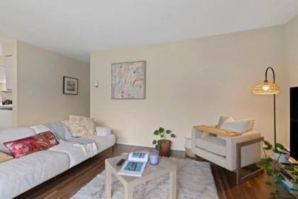 305 175 E 4th Street, North Vancouver, BC, North Vancouver — Apartment/Condo for sale
