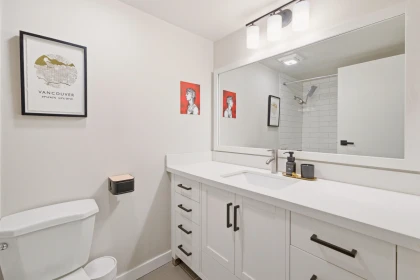 Hallway Photo of 317 3353 Heather Street, Vancouver, BC
